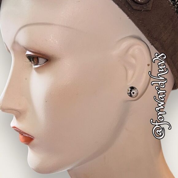 Bundle Sale 3 for $15 | Daisy Yin Yang Like Earring Studs - Picture 4 of 9